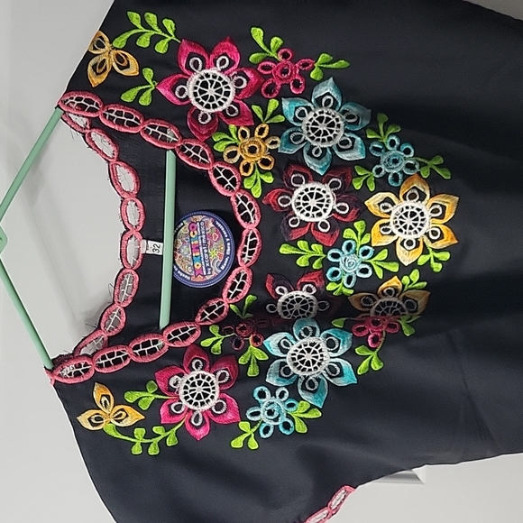 Mexican Top - Picture 2 of 3